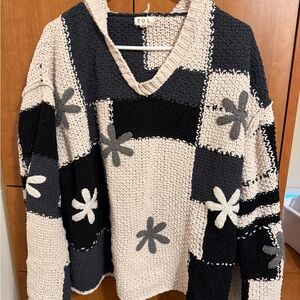 POL Women's V-Neck Patchwork Sweater - Black and Cream